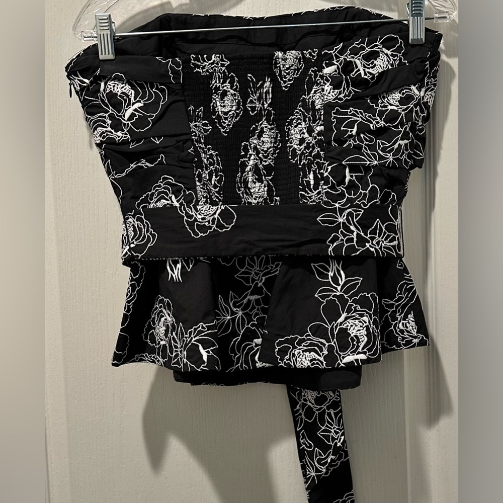 NWT White House Black Market Embroidered Poplin Bustier in Jasmine Black/White - Picture 3 of 7